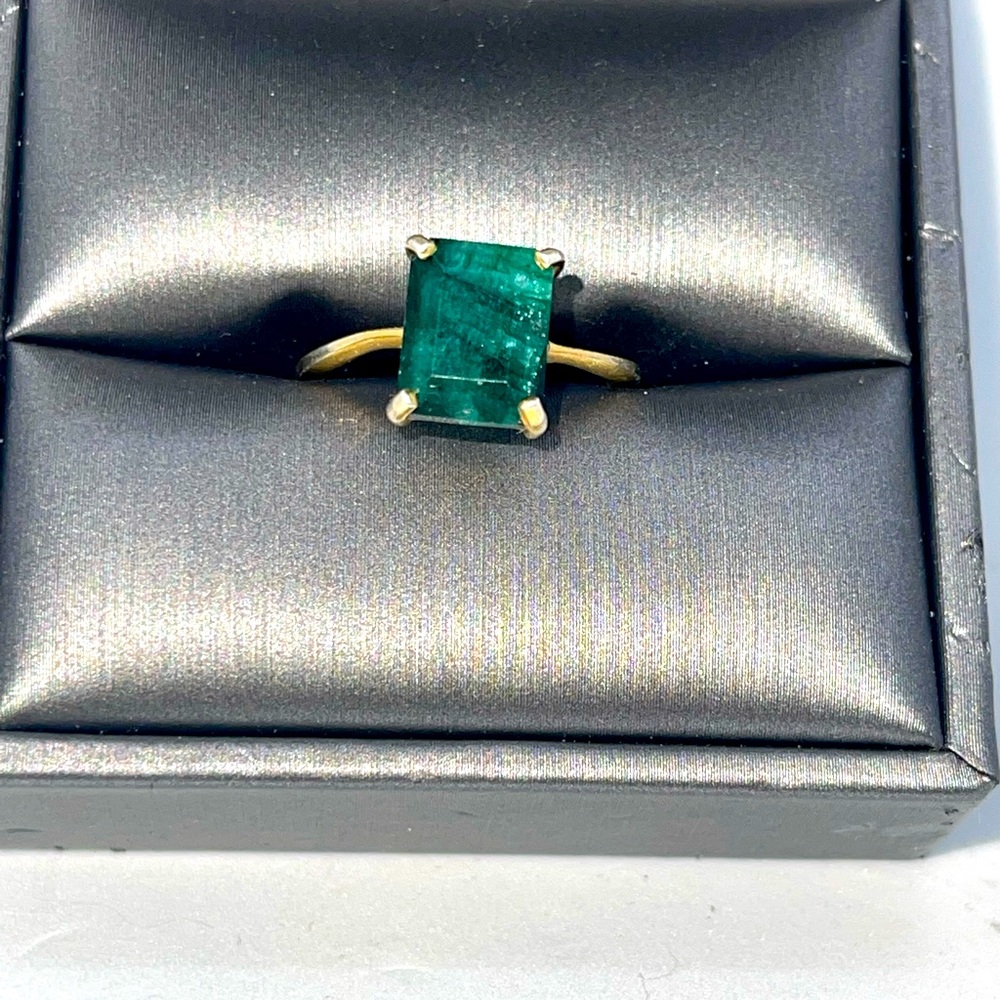 GENUINE EMERALD RING